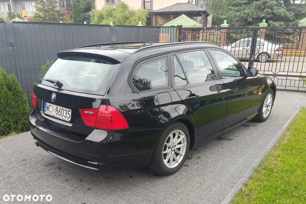 BMW Seria 3 318i - 11