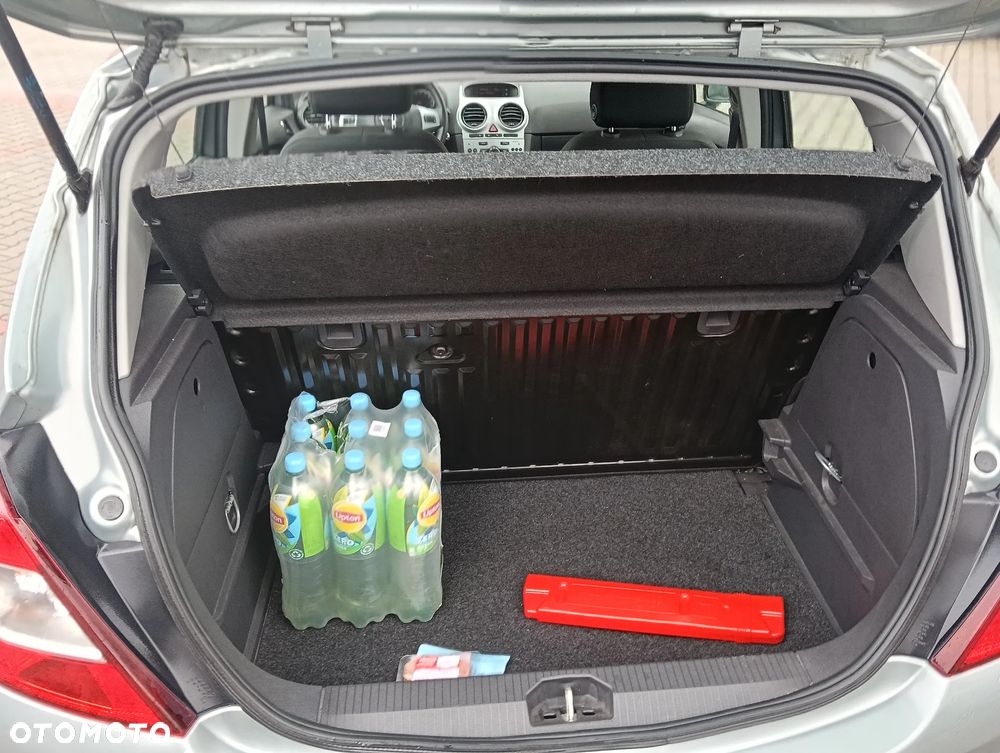 Opel Corsa 1.2 16V Essentia - 17