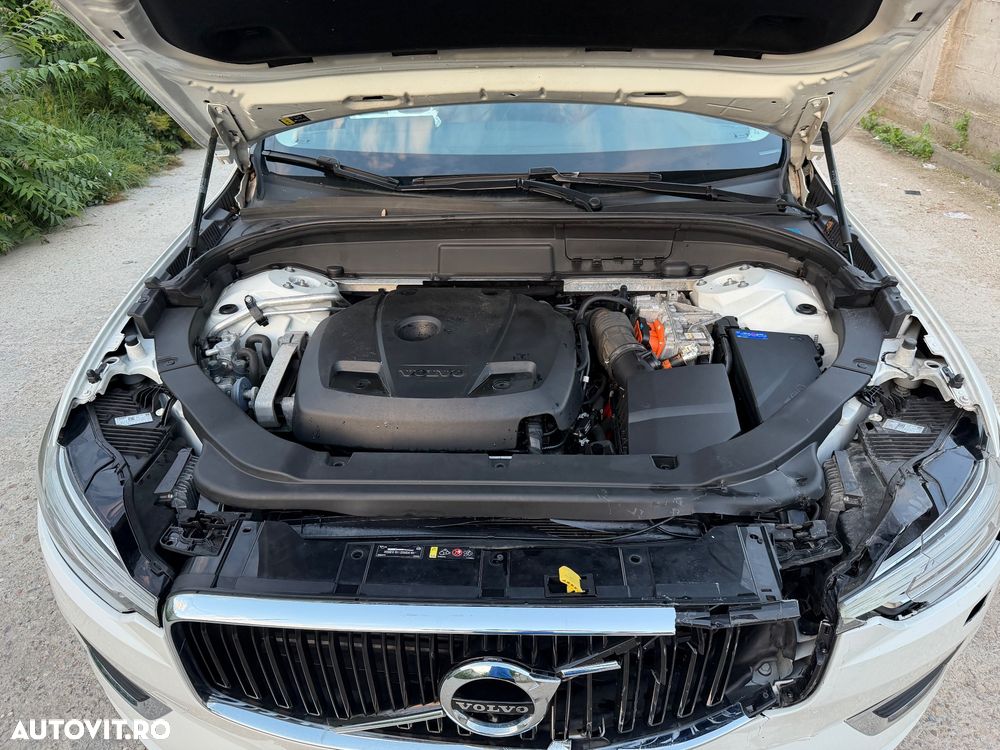 Volvo XC 60 T8 Twin Engine AWD Momentum Pro - 6
