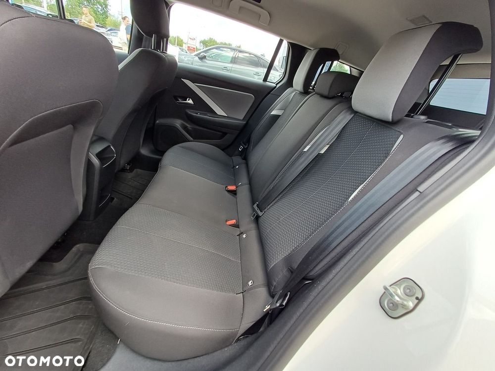 Opel Astra 1.2 T Edition S&S - 26