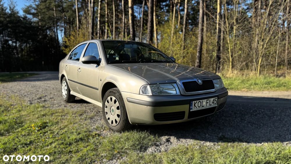 Skoda Octavia 1.6 Tour - 1