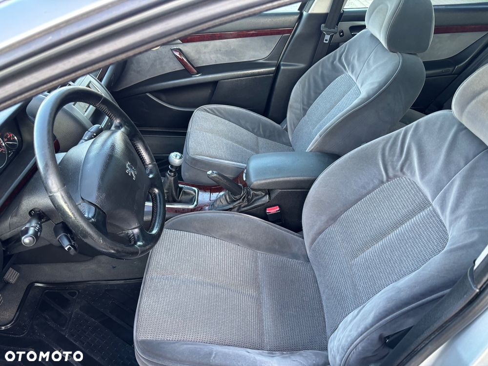 Peugeot 407 - 25