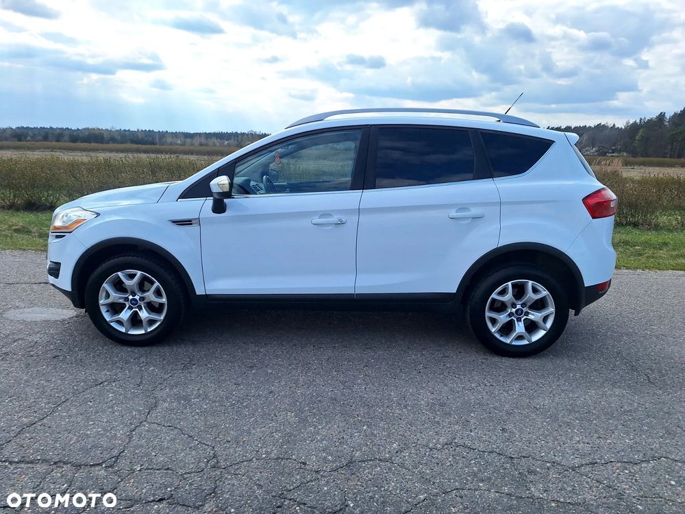 Ford Kuga 2.0 TDCi 2x4 Titanium - 8