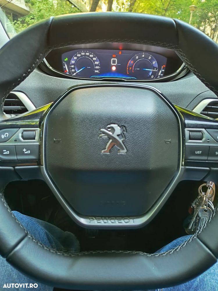 Peugeot 3008 1.2 PureTech Turbo S&S Allure - 2