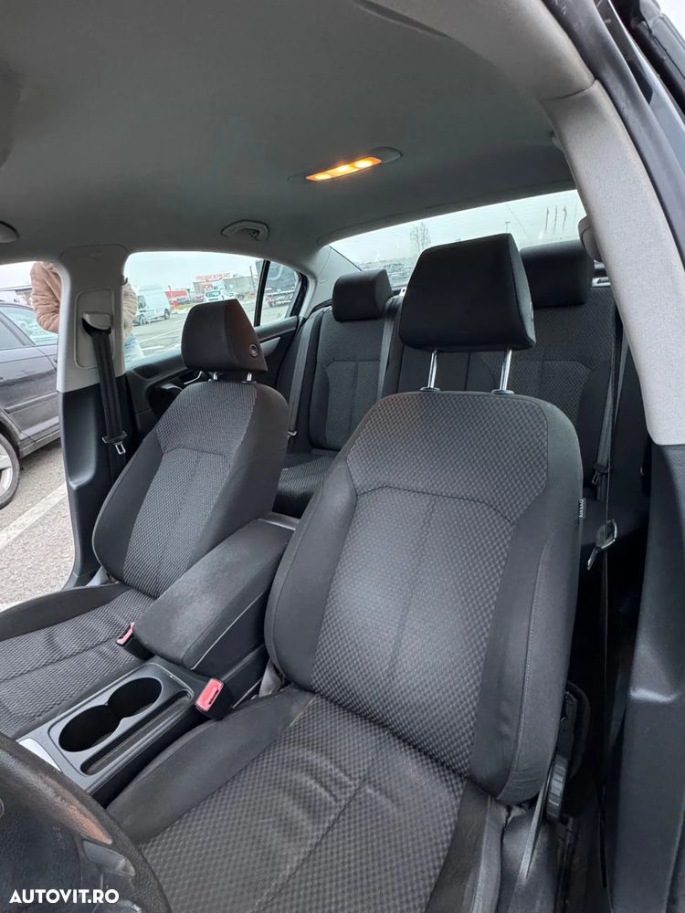 Volkswagen Passat 1.6 TDI BlueMotion Technology Trendline - 15