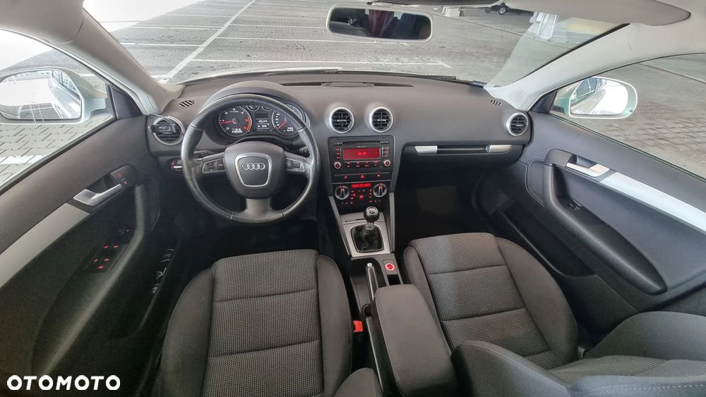 Audi A3 Sportback 2.0 TDI DPF Ambiente - 22