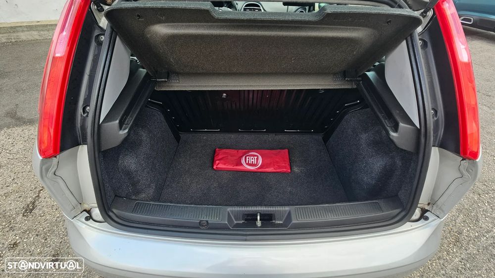 Fiat Punto 1.2 Lounge S&S - 31
