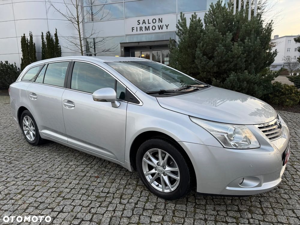 Toyota Avensis 1.8 Sol plus NAVI - 17