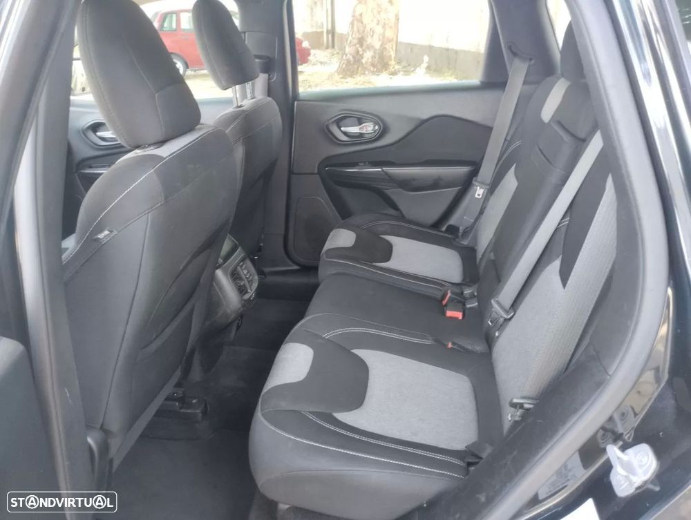 Jeep Cherokee 2.0 MJD Longitude - 18