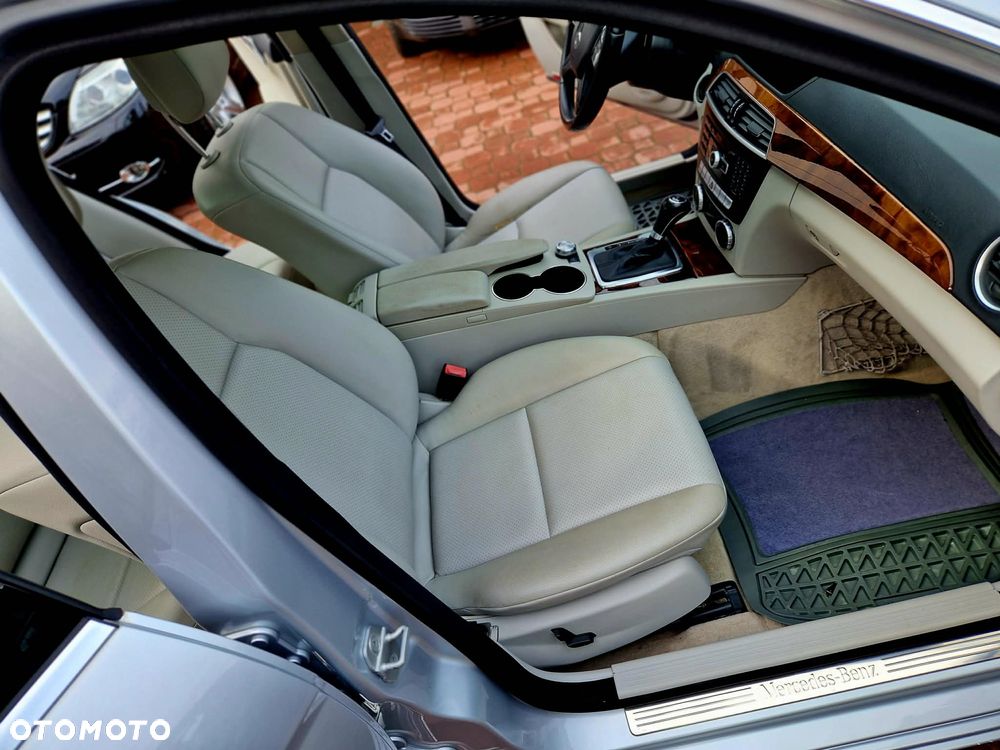 Mercedes-Benz Klasa C 250 CGI Automatik BlueEFFICIENCY - 12