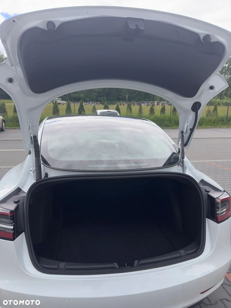 Tesla Model 3 - 13