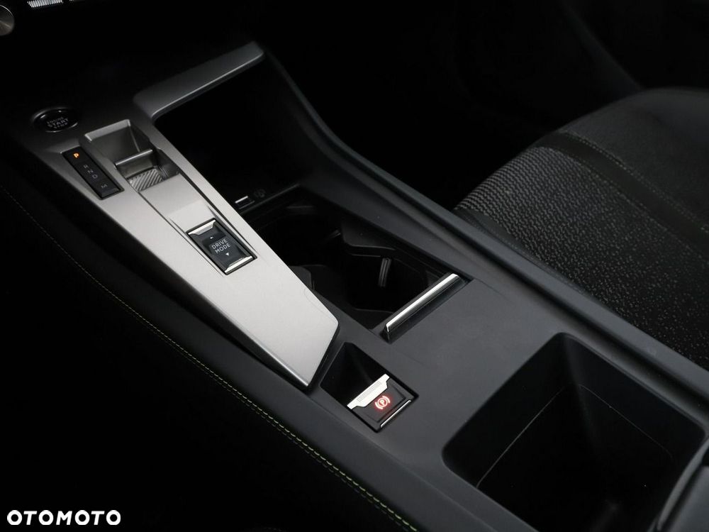 Peugeot 408 1.2 PureTech mHEV GT S&S e-DCS6 - 32