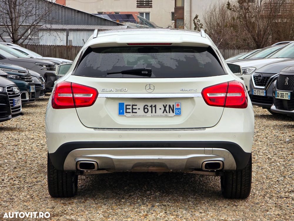 Mercedes-Benz GLA 250 4MATIC 7G-DCT AMG Line - 11