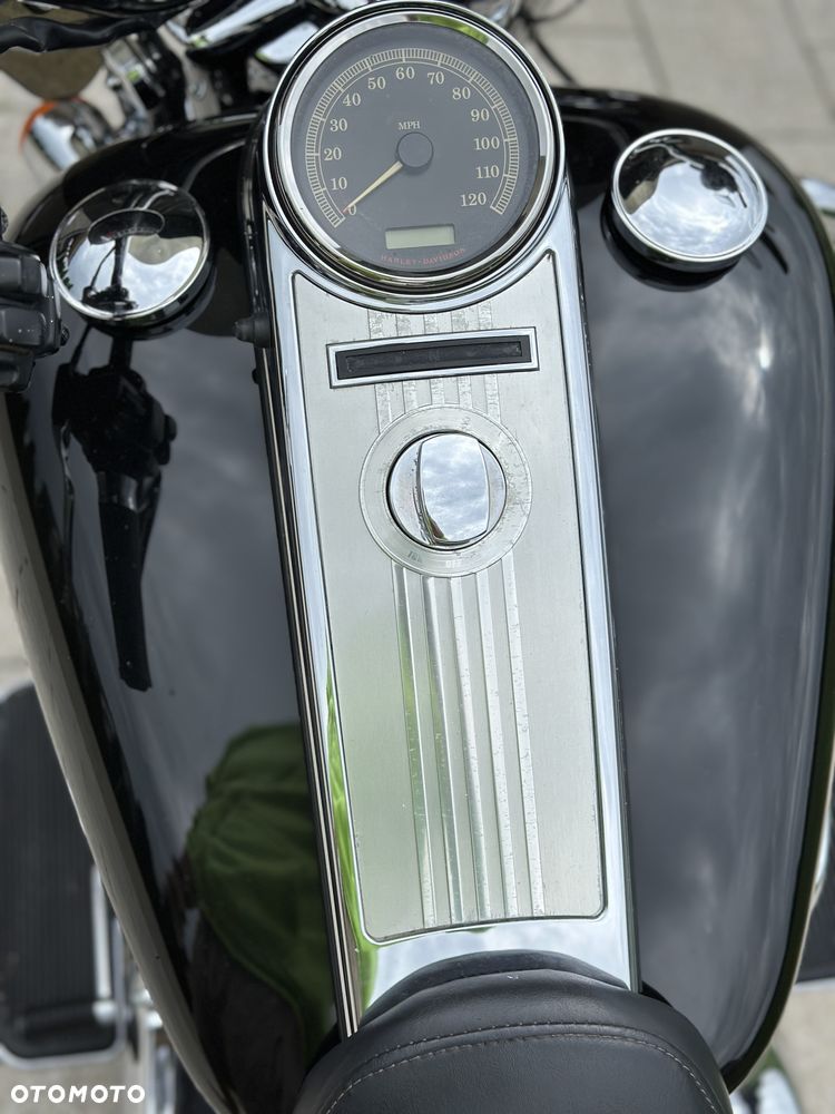 Harley-Davidson Touring Road King - 12