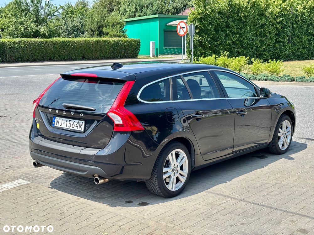 Volvo V60 T3 Momentum - 3