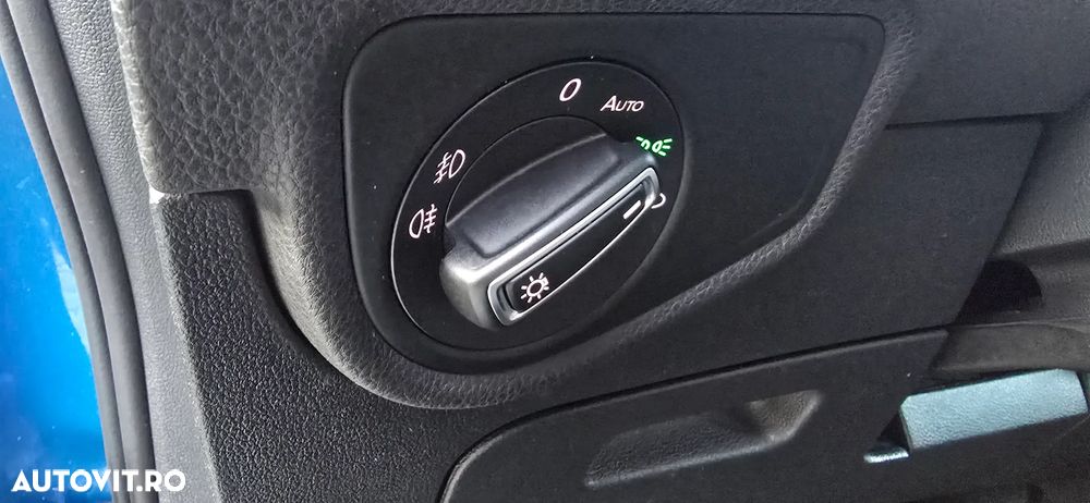 Volkswagen Touran - 28