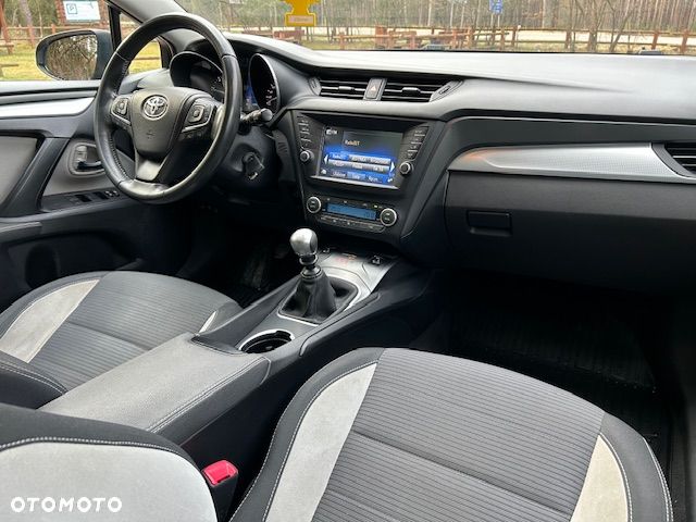 Toyota Avensis 2.0 D-4D Prestige - 6