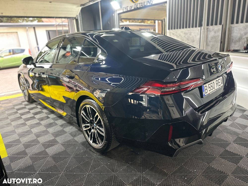 BMW Seria 5 520i AT MHEV - 36