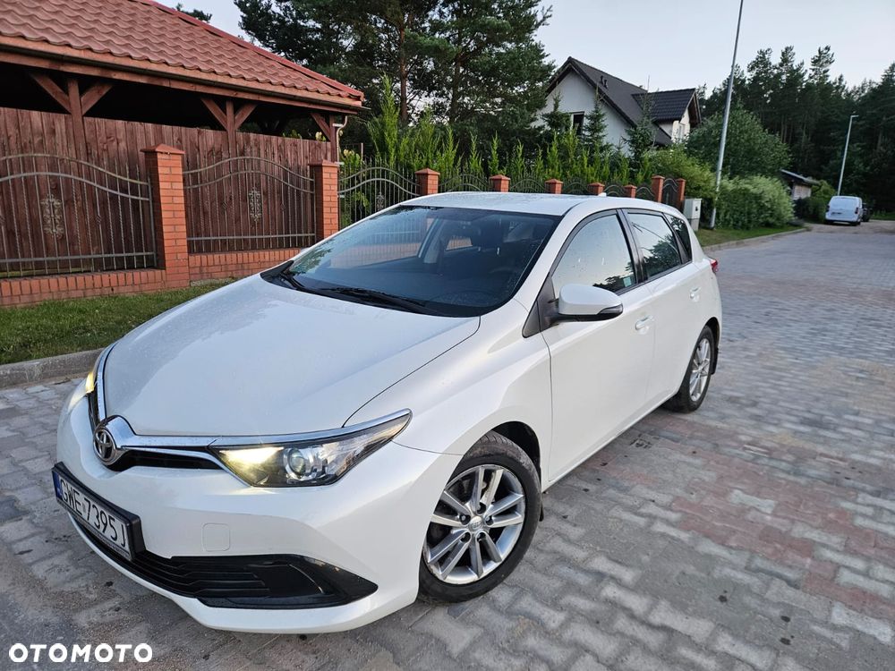 Toyota Auris - 1