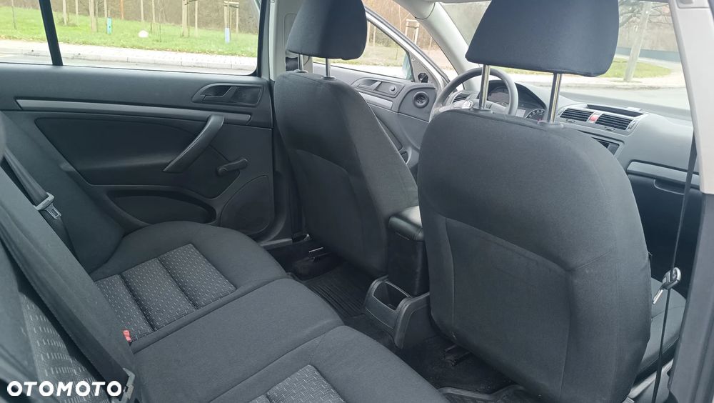 Skoda Octavia 1.6 - 24