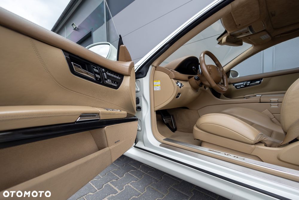 Mercedes-Benz CL 63 AMG 7G-TRONIC - 27