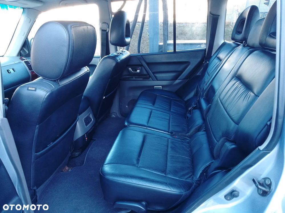 Mitsubishi Pajero 3.2 DI-D Automatik Dakar - 3