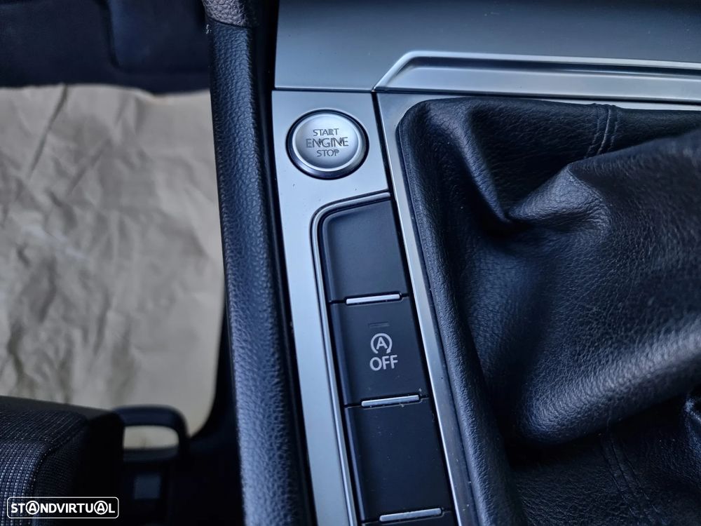 VW Passat Variant 2.0 TDI Confortline - 25