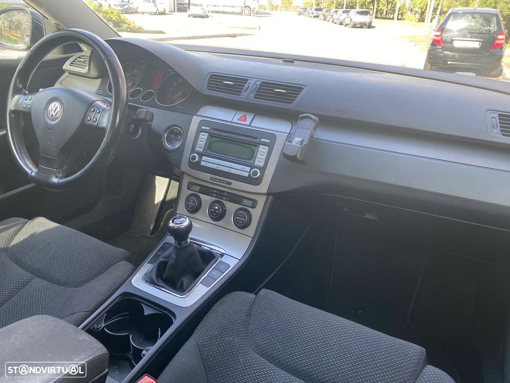 VW Passat Variant 2.0 TDi Confortline - 18