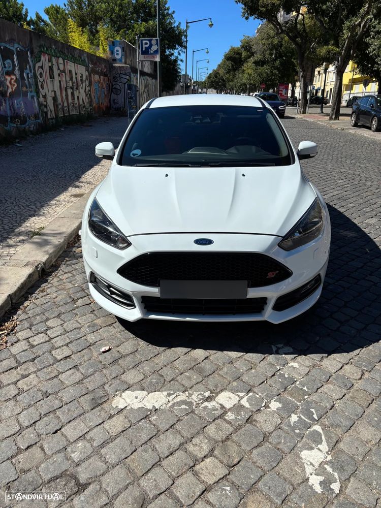 Ford Focus 2.0 EcoBoost ST - 9
