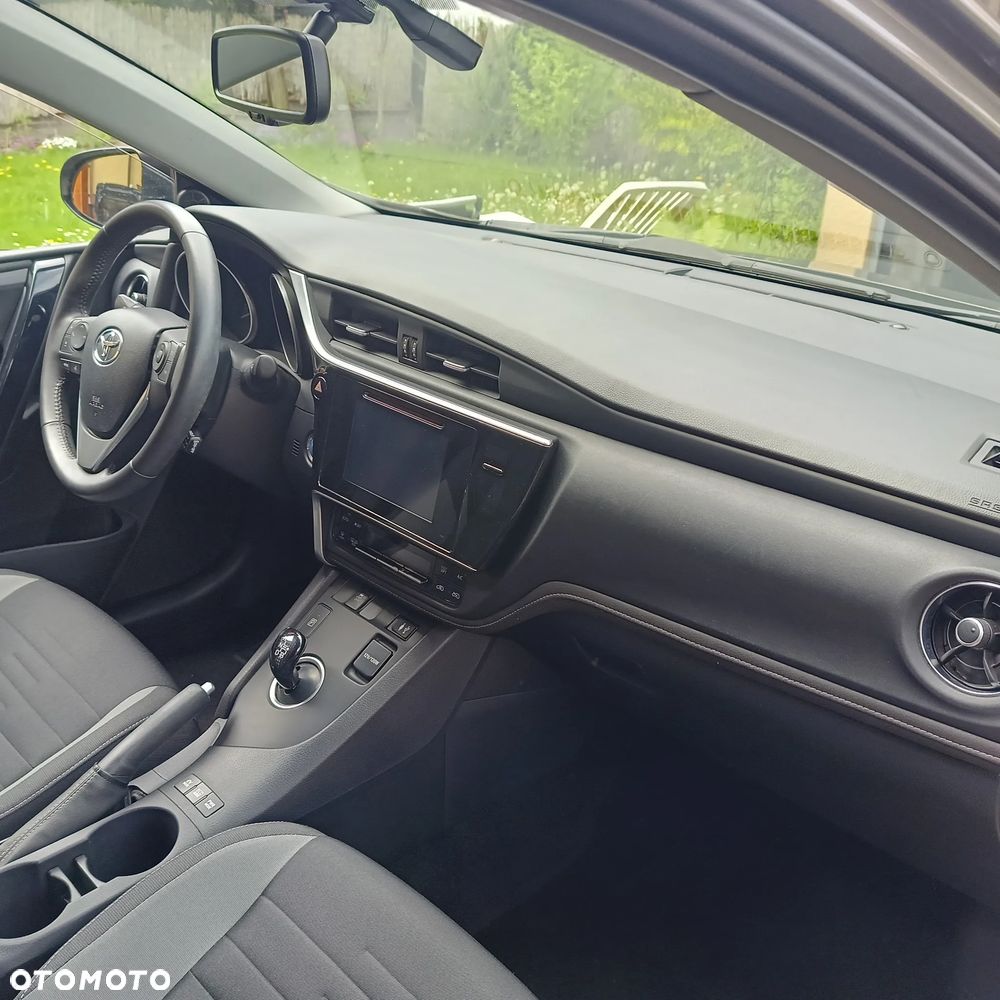 Toyota Auris 1.8 HSD Luna - 16