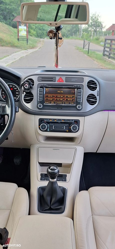 Volkswagen Tiguan 2.0 TDI DPF BlueMotion Technology Sport & Style - 9