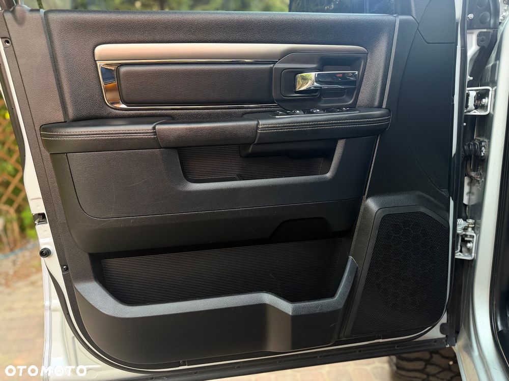 Dodge RAM 5.7 4x4 - 15