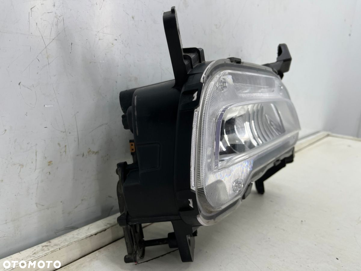 Lampa reflektor Hyundai H1 II H-1 II H200 Starex TQ LIFT 17-23r. PRAWY przedni halogen swiatło - 2