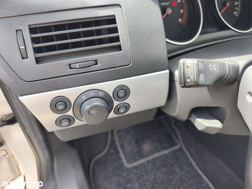 Opel Astra 1.8 Cosmo - 23