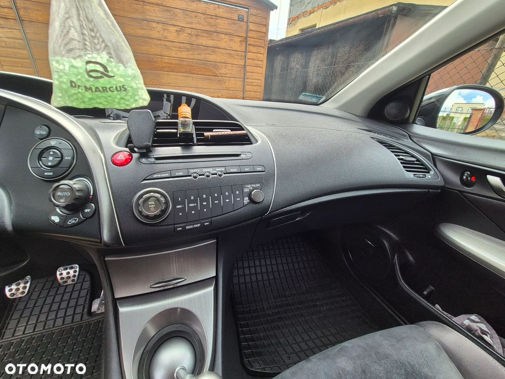 Honda Civic 1.8 Sport - 17