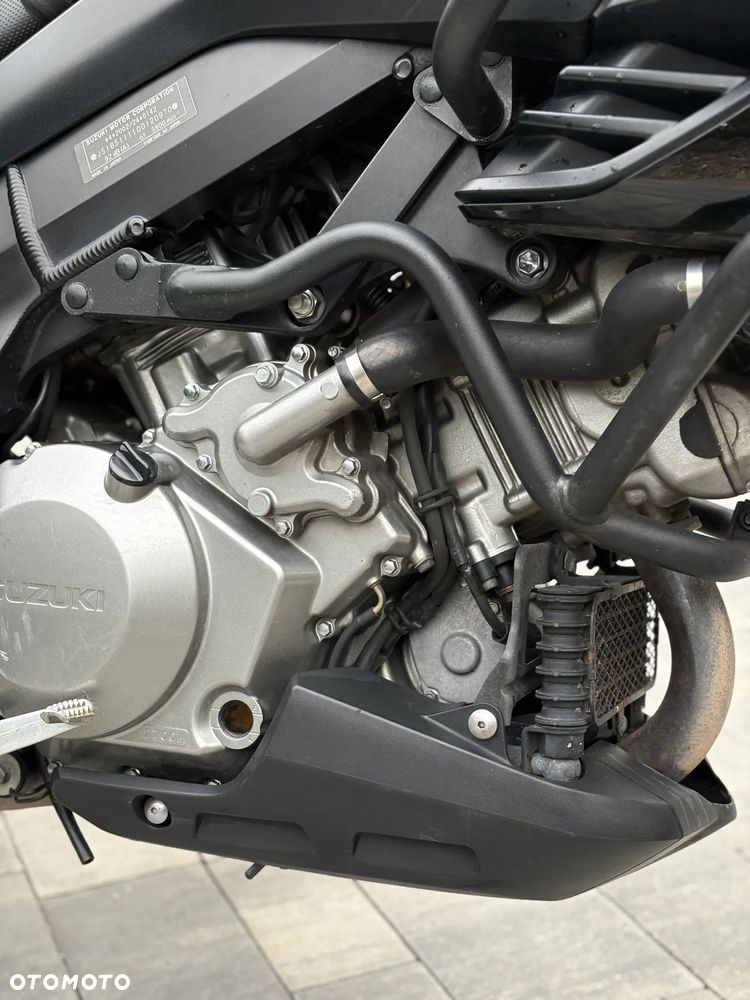 Suzuki V-STROM - 13