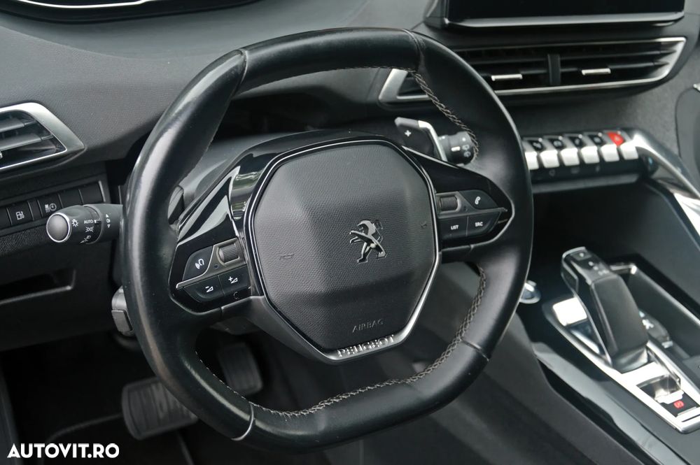 Peugeot 3008 225 e-EAT8 Allure - 32