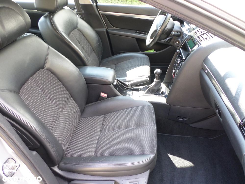 Peugeot 407 140 JBL - 29