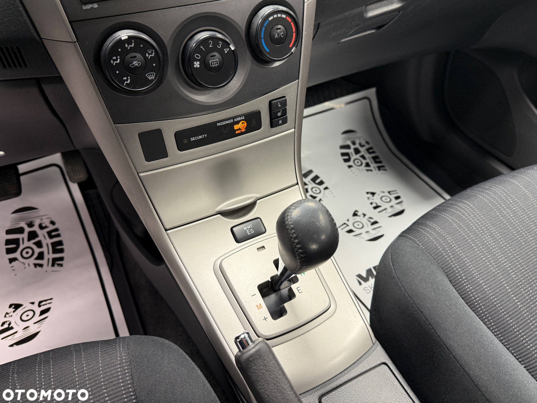 Toyota Corolla - 14