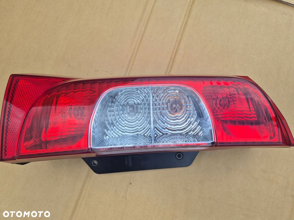 Fiat Fiorino lampa tylna lewa.OE.Wkład.Bipper.Nemo - 1