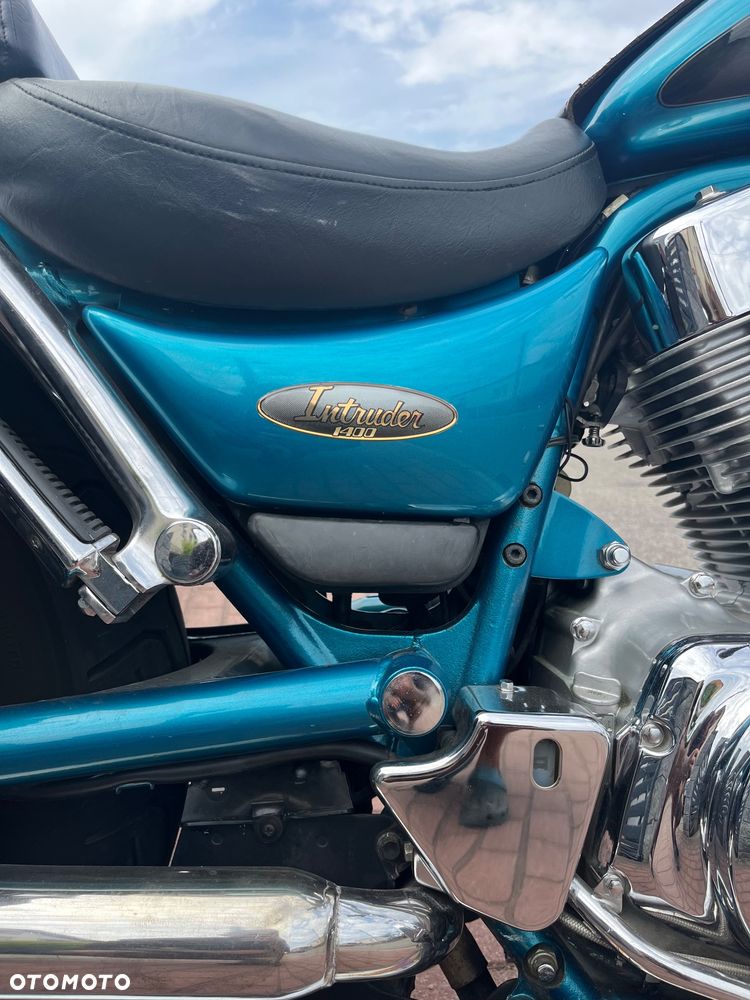 Suzuki Intruder - 10