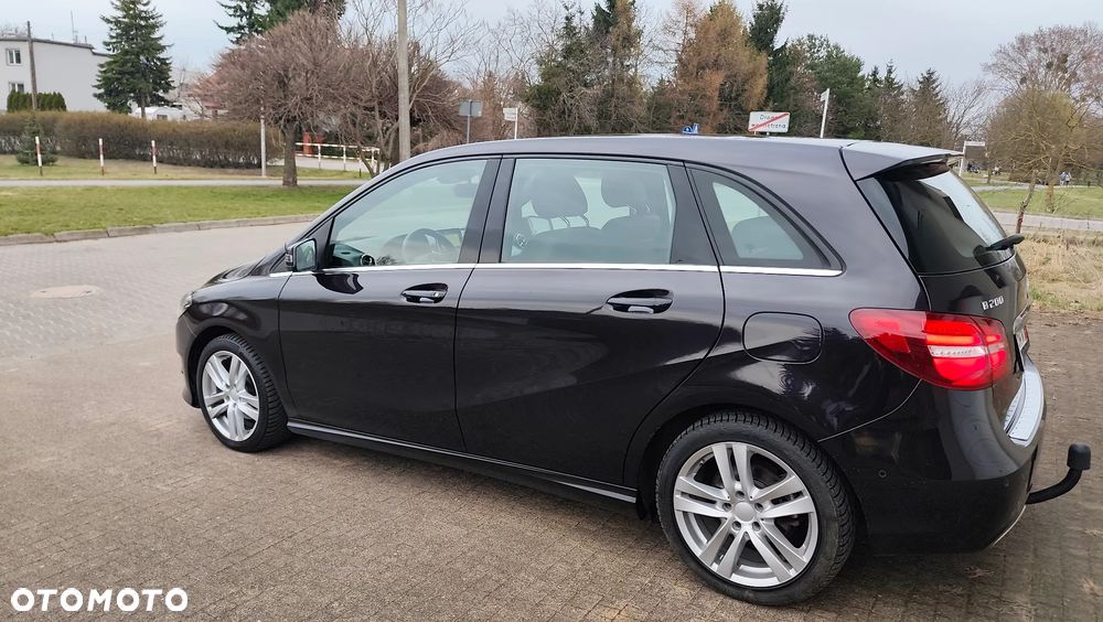 Mercedes-Benz Klasa B 200 d 7G-DCT UrbanStyle Edition - 16