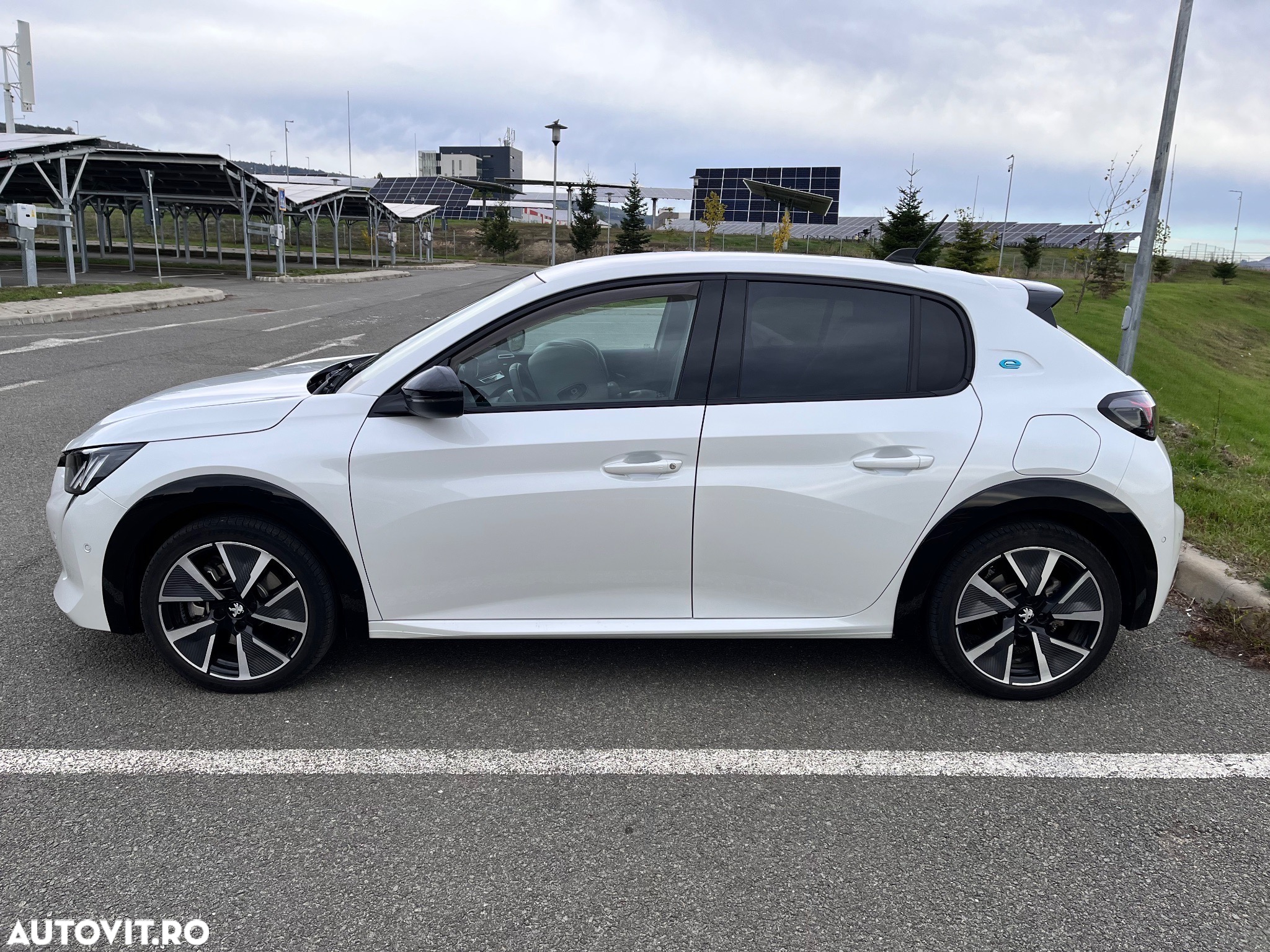 Peugeot 208 e-208 GT - 2