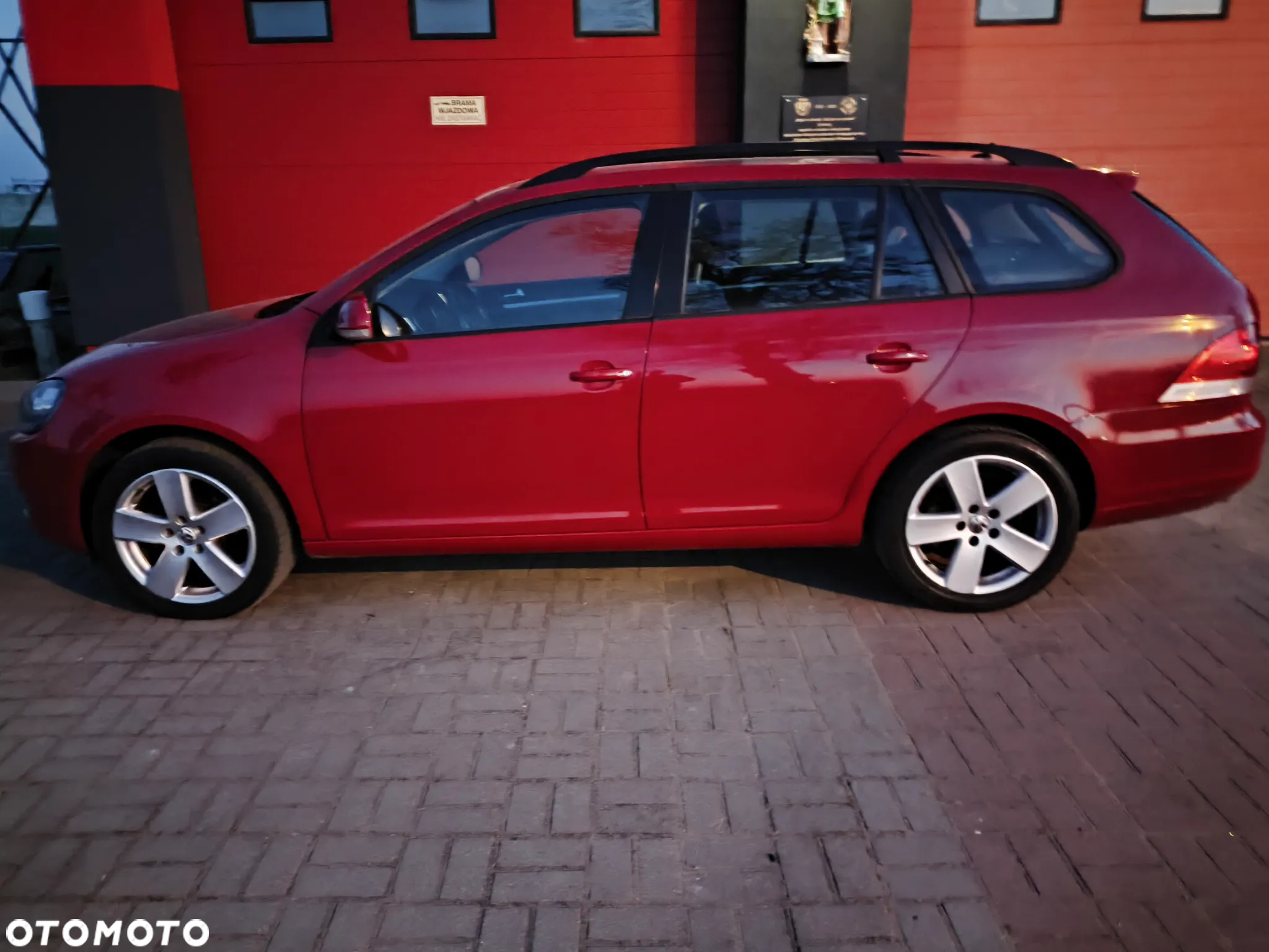 Volkswagen Golf VI 1.6 TDI Comfortline - 3
