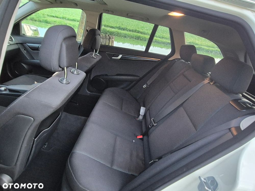 Mercedes-Benz Klasa C 200 CDI DPF (BlueEFFICIENCY) Avantgarde - 15