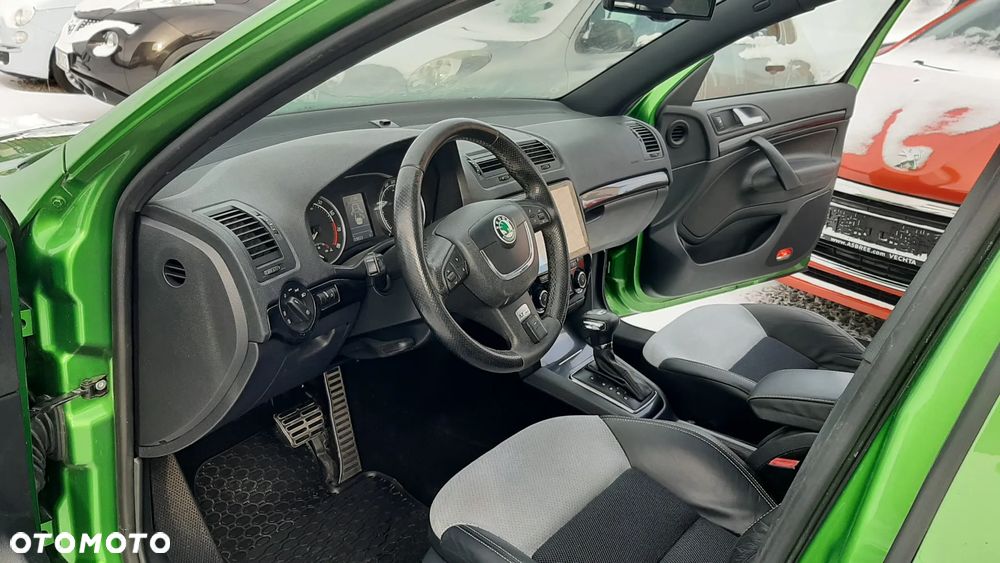 Skoda Octavia 2.0 TSI DSG RS - 14