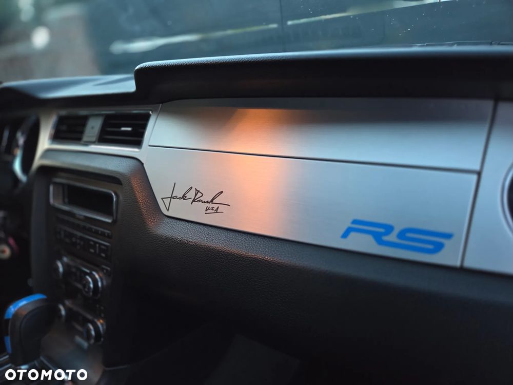 Ford Mustang - 24