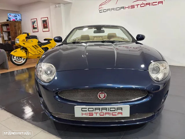 Jaguar XK 4.2 V8 Convertible - 3
