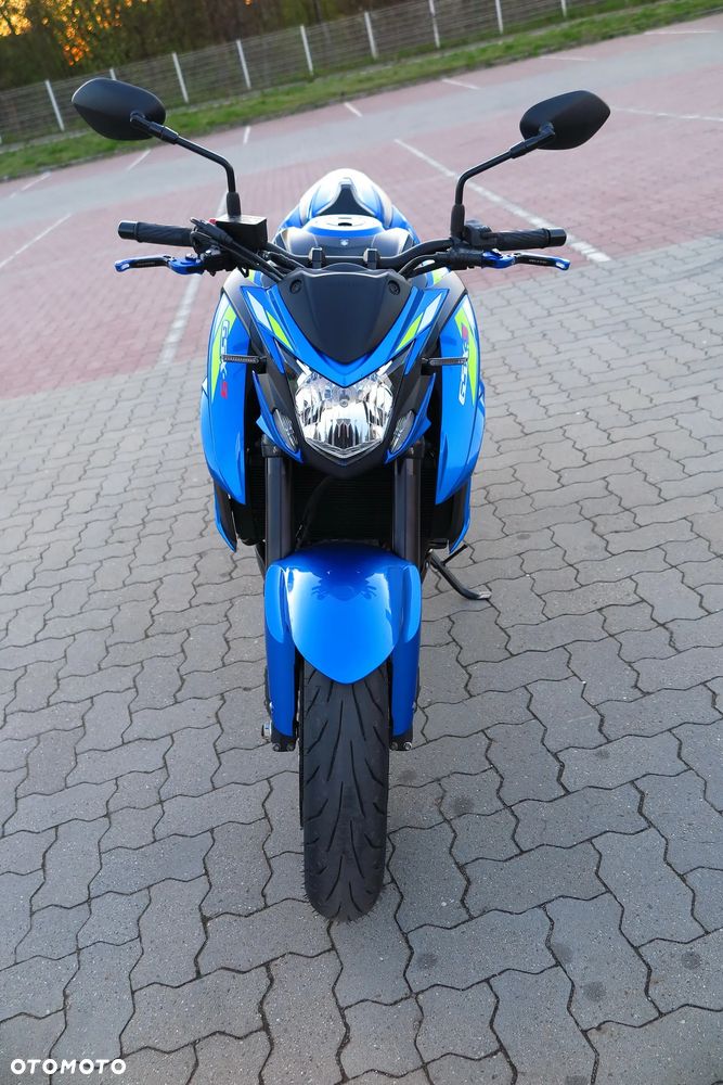 Suzuki GSX - 8