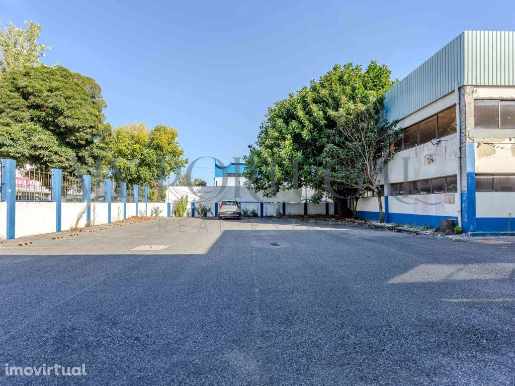 Venda de Pavilhões Industriais/Armazéns com Potencial de Expansão n... - Grande imagem: 2/37